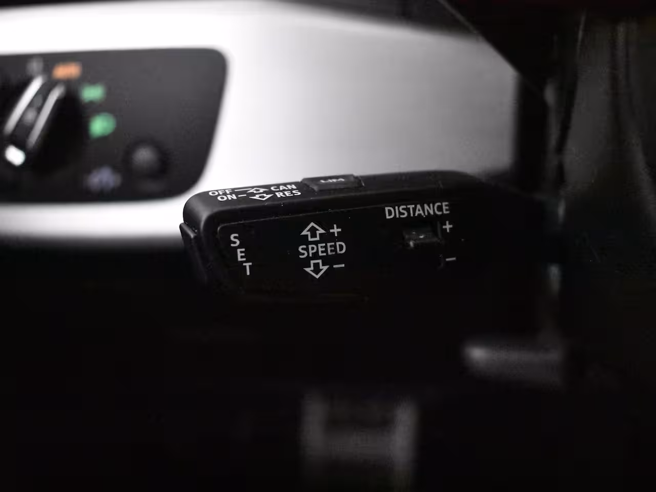 Audi A4 Limousine 35 TFSI Launch edition Sport 150PK AUTO | Cruise control adapt | Climate control | Keyless