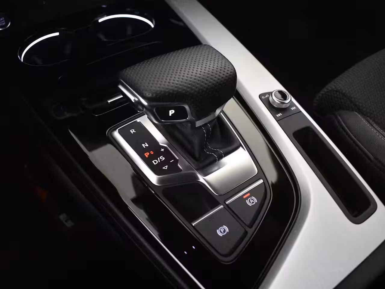 Audi A4 Limousine 35 TFSI Launch edition Sport 150PK AUTO | Cruise control adapt | Climate control | Keyless