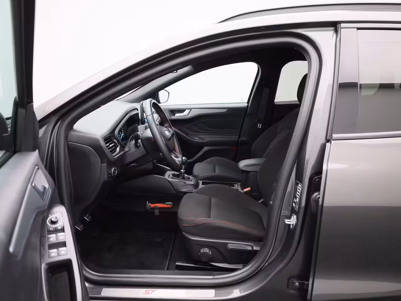 Ford Focus Wagon 1.0 EcoBoost Hybrid ST Line Style | Apple Carplay/Android Auto | Winter Pakket | Camera |