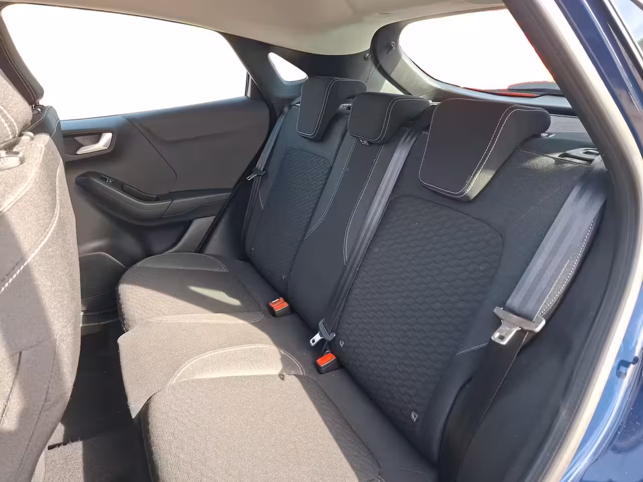 Ford Puma 1.0 EcoBoost Hybrid Titanium | Dealeronderhouden | Trekhaak afneembaar | Navigatie | Achte