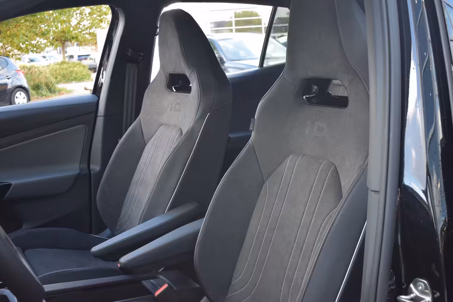 Volkswagen ID.4 Pro Limited Edition Plus | 'App-Connect' draadloze smartphone integratie | Achterbank in o