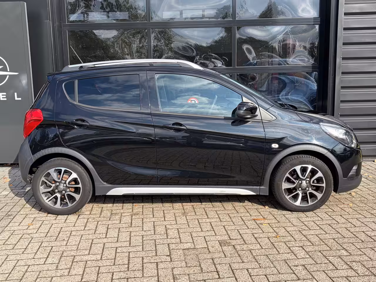 Opel Karl 1.0 Rocks 75 PK Online Edition | NAVIGATIE + APPLE CARPLAY/ANDROID AUTO| PARKEERSENSOREN A
