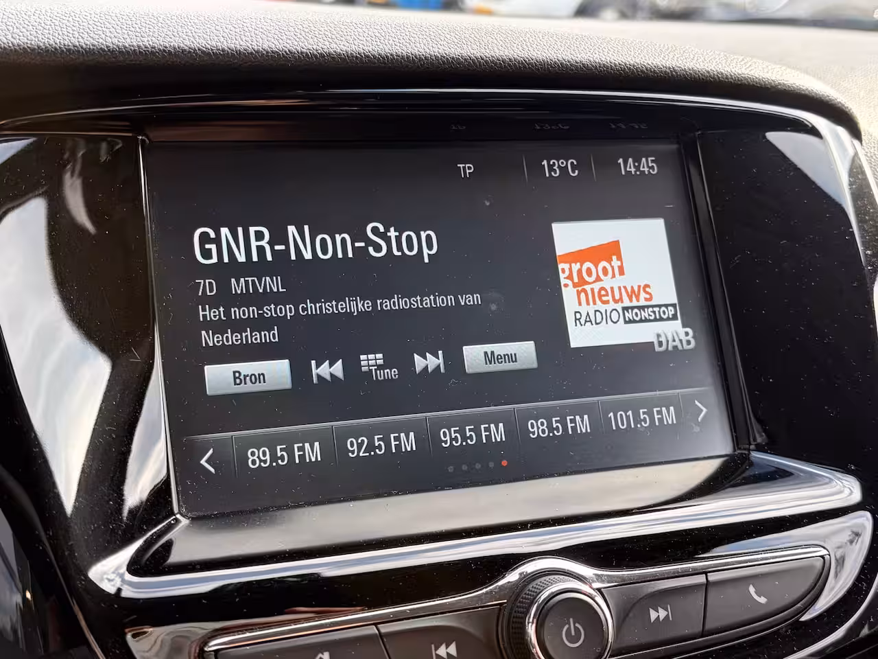 Opel Karl 1.0 Rocks 75 PK Online Edition | NAVIGATIE + APPLE CARPLAY/ANDROID AUTO| PARKEERSENSOREN A