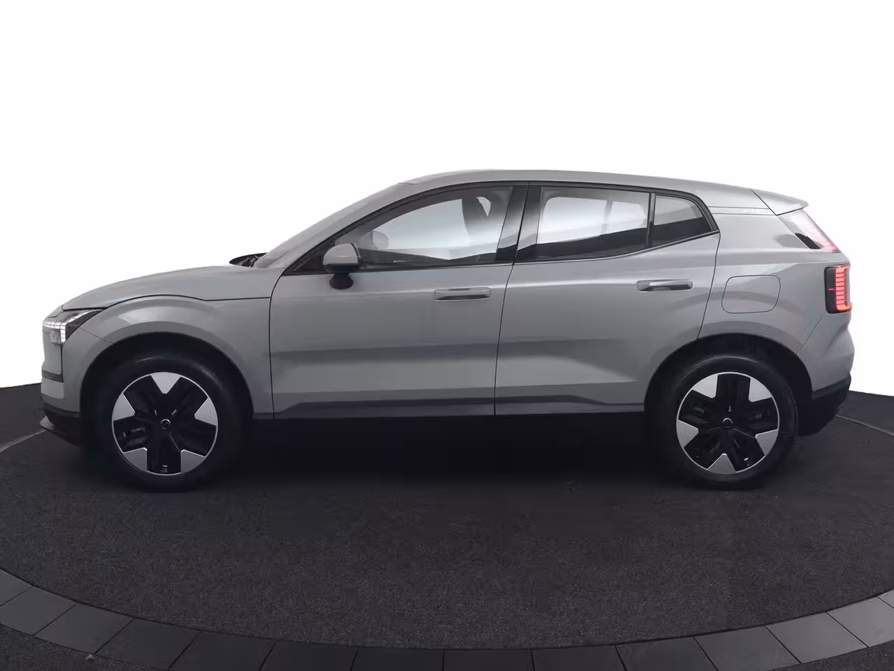 Volvo EX30 Single Motor Extended Range Core 69 kWh | Trekhaak | Stoelverwarming | Warmtepomp | Camera
