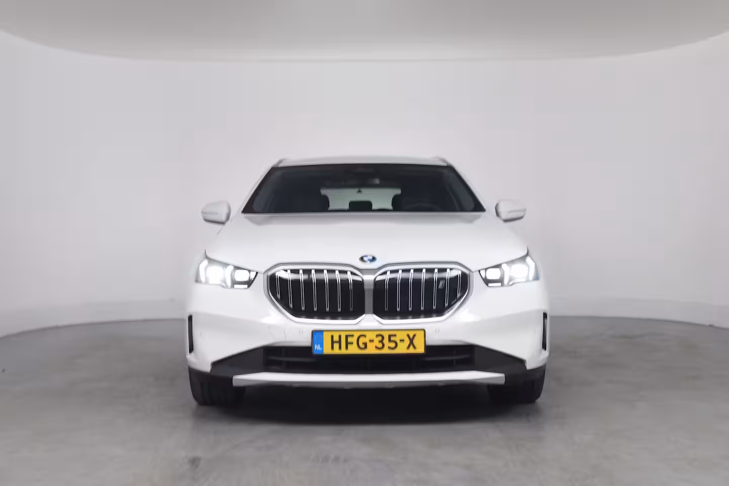 BMW i5 Touring eDrive40 84kWh | Achteruitrijcamera | Apple Carplay/Android Auto|telefoonintegratie premiu