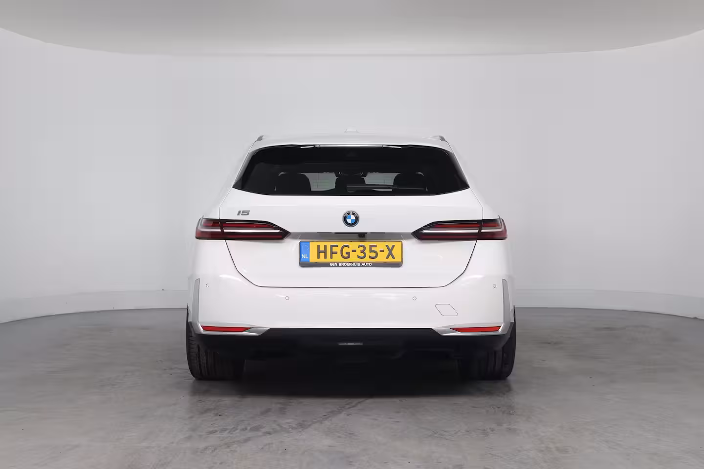 BMW i5 Touring eDrive40 84kWh | Achteruitrijcamera | Apple Carplay/Android Auto|telefoonintegratie premiu