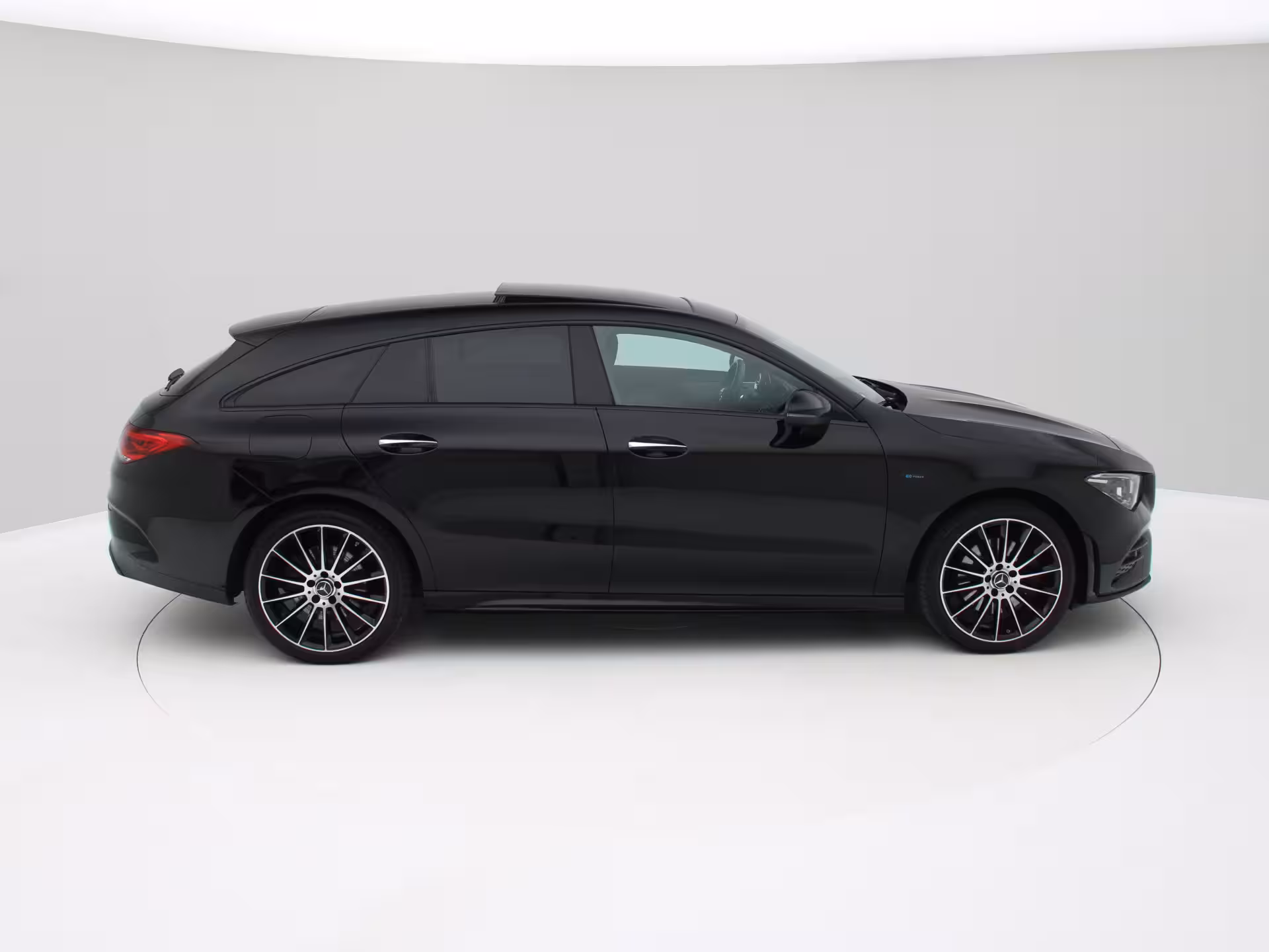Mercedes-Benz CLA-klasse Shooting Brake 250 e AMG Pano, Distronic, Camera, Burmester
