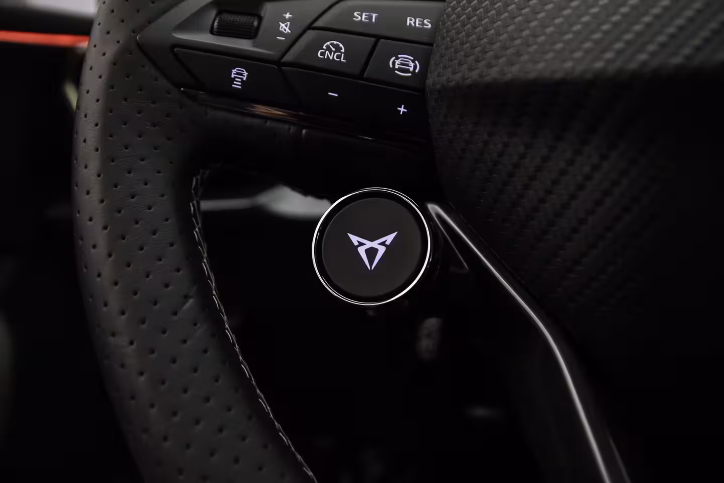 Cupra Formentor 1.5 TSI e-Hybrid 272pk VZ Tribe Edition