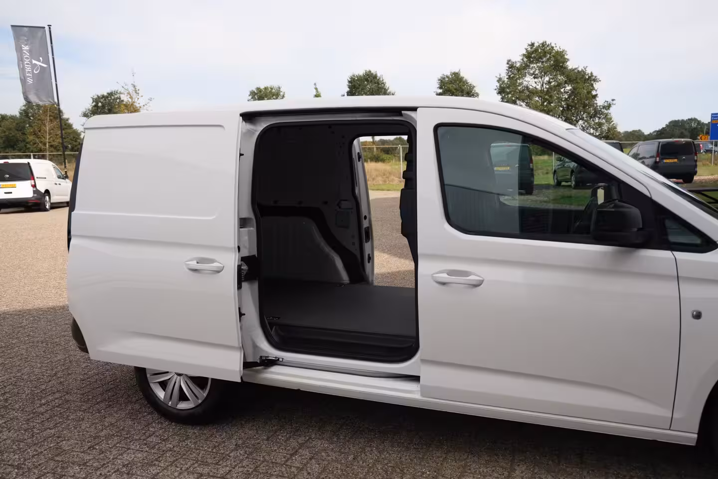 Volkswagen Caddy Cargo Maxi 1.5 TSI Benzine 2x Schuifdeur|Carplay|PDC V+A|4S band