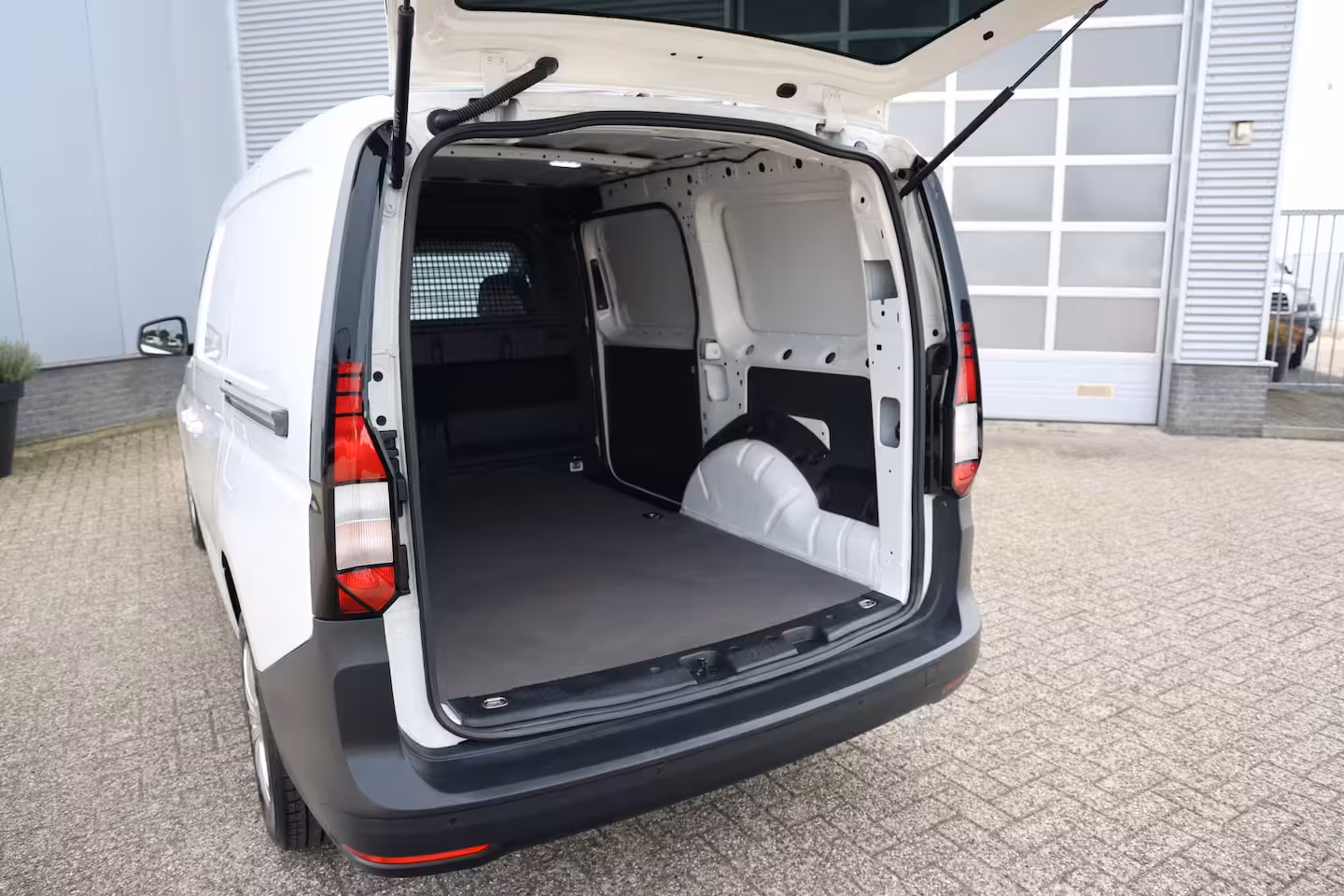 Volkswagen Caddy Cargo Maxi 1.5 TSI Benzine 2x Schuifdeur|Carplay|PDC V+A|4S band