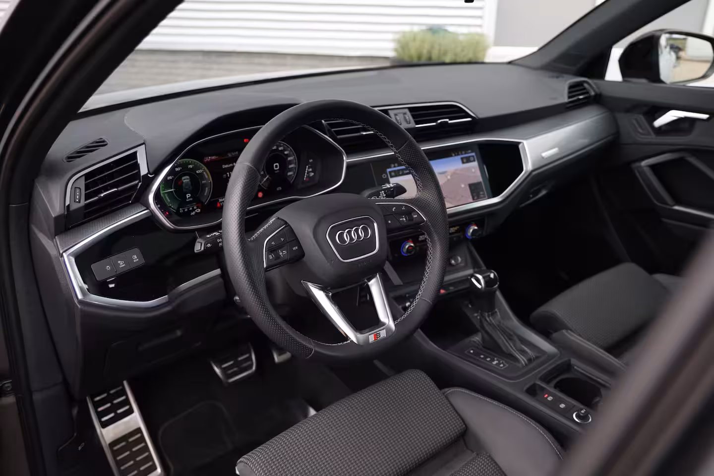 Audi Q3 45 TFSI e 245pk Competition S-Line Black Pano|360cam|Elek stoelv|Matrix|RS Q3