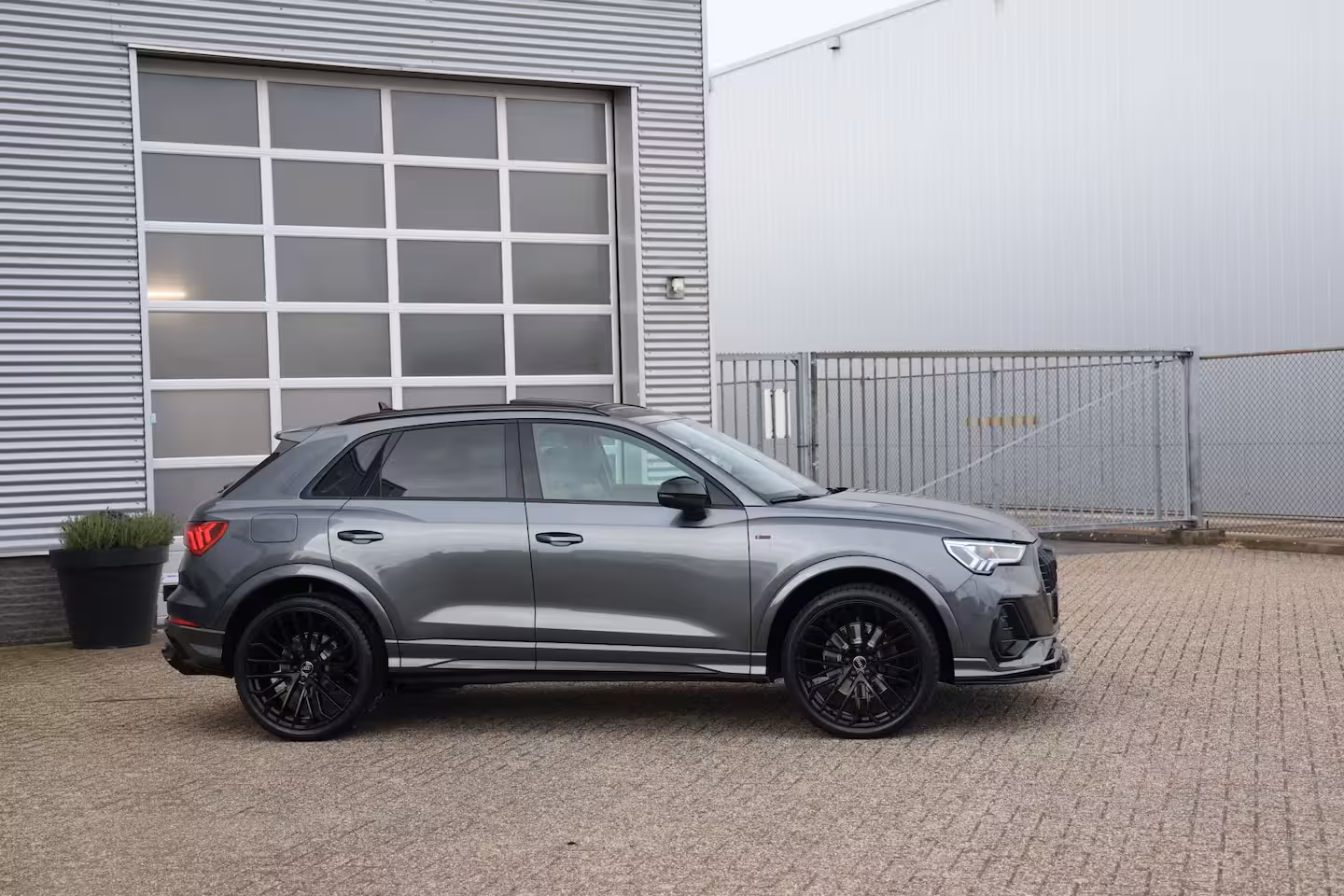 Audi Q3 45 TFSI e 245pk Competition S-Line Black Pano|360cam|Elek stoelv|Matrix|RS Q3