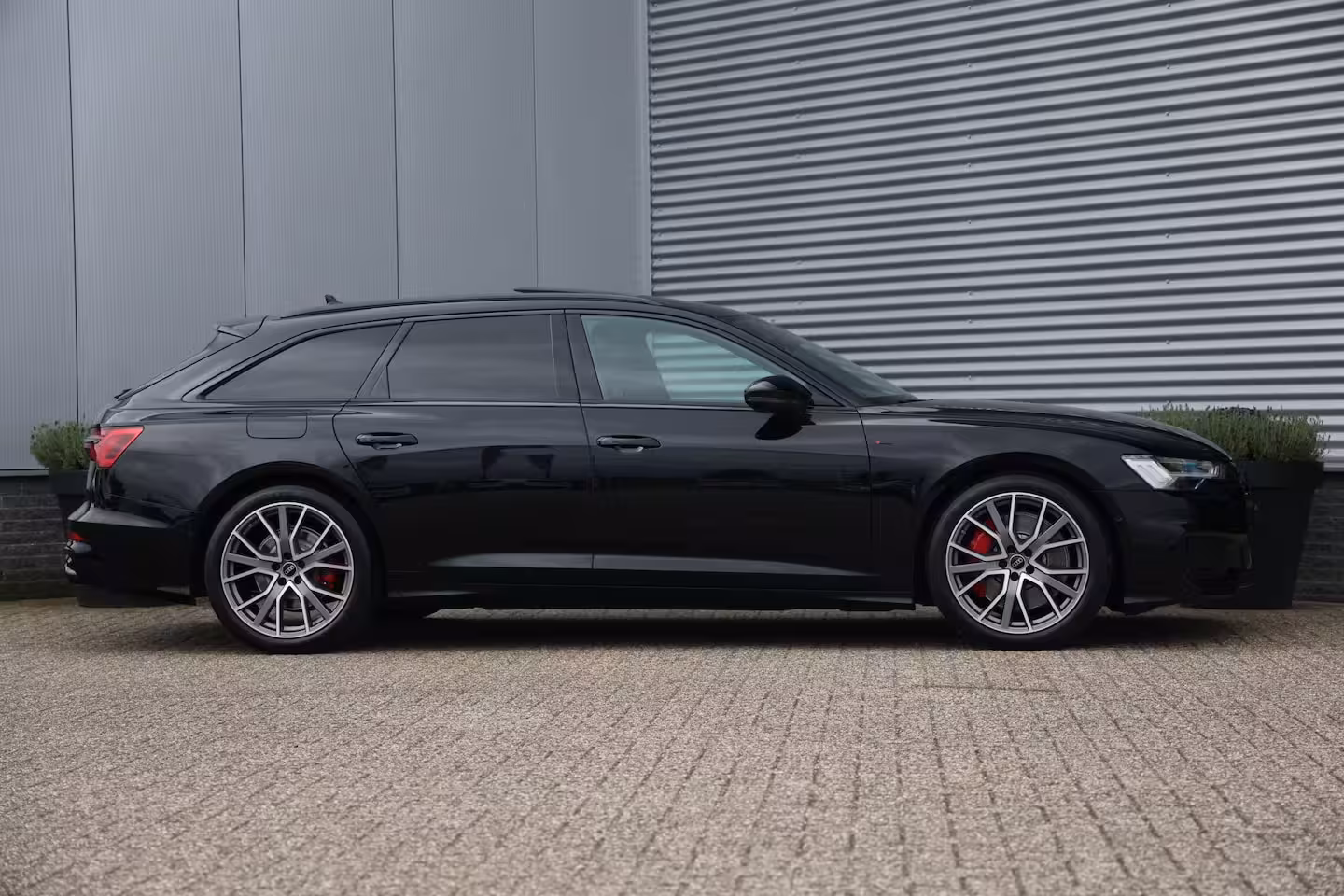 Audi A6 Avant 55 TFSI e Quattro Competition S-Line Black 367PK Pano|Trekh|HD Matrix|Memory|DLR