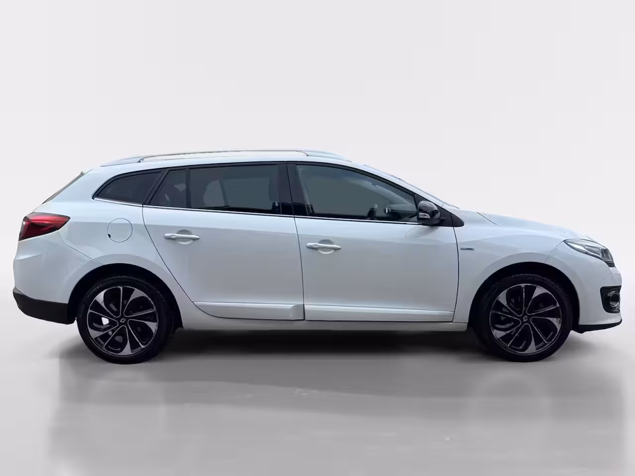 Renault Mégane Estate 1.2 TCe Bose | Automaat | Panoramadak | Trekhaak | Bose Sound | Half Leder bekleding | 12
