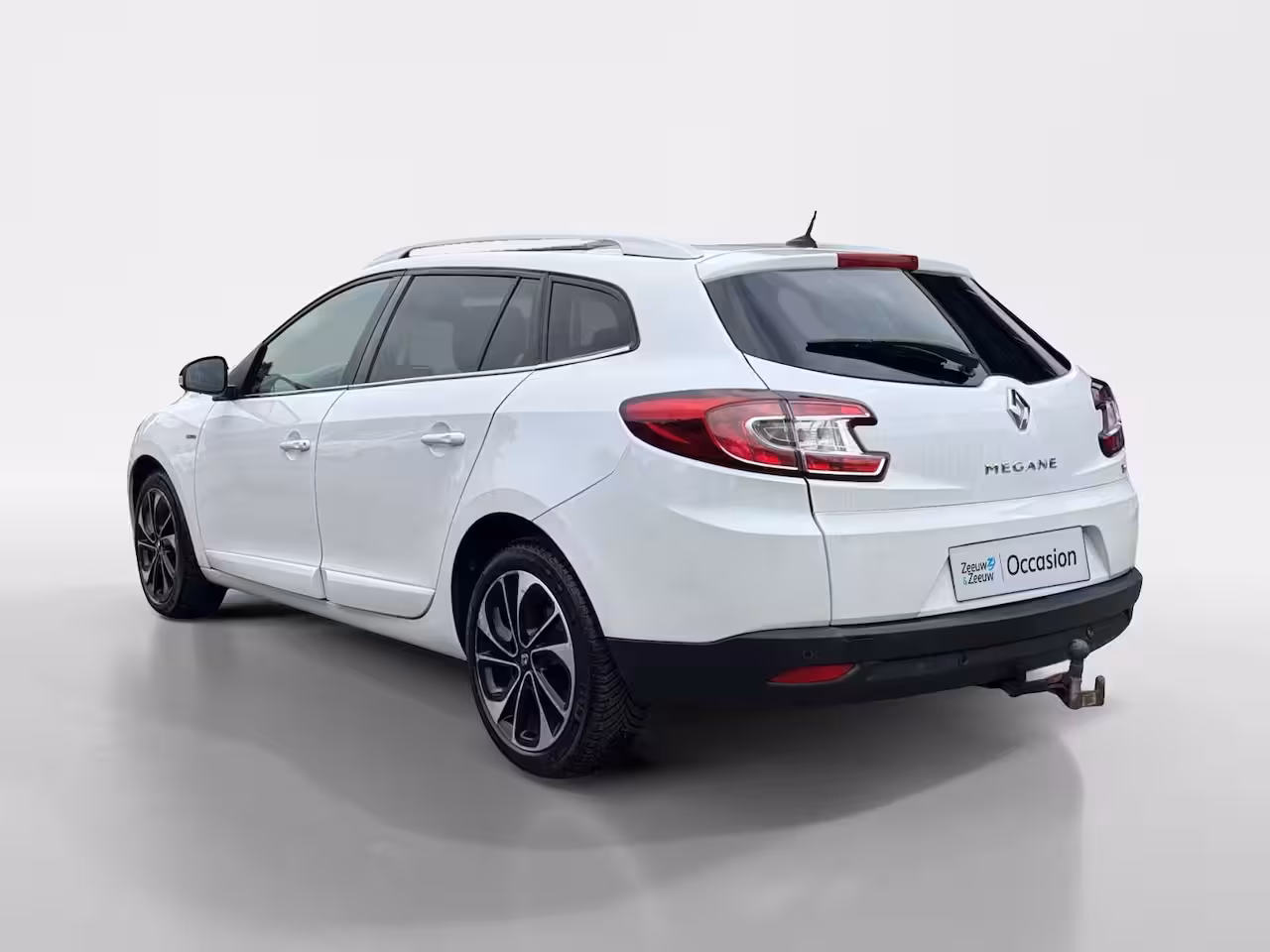 Renault Mégane Estate 1.2 TCe Bose | Automaat | Panoramadak | Trekhaak | Bose Sound | Half Leder bekleding | 12
