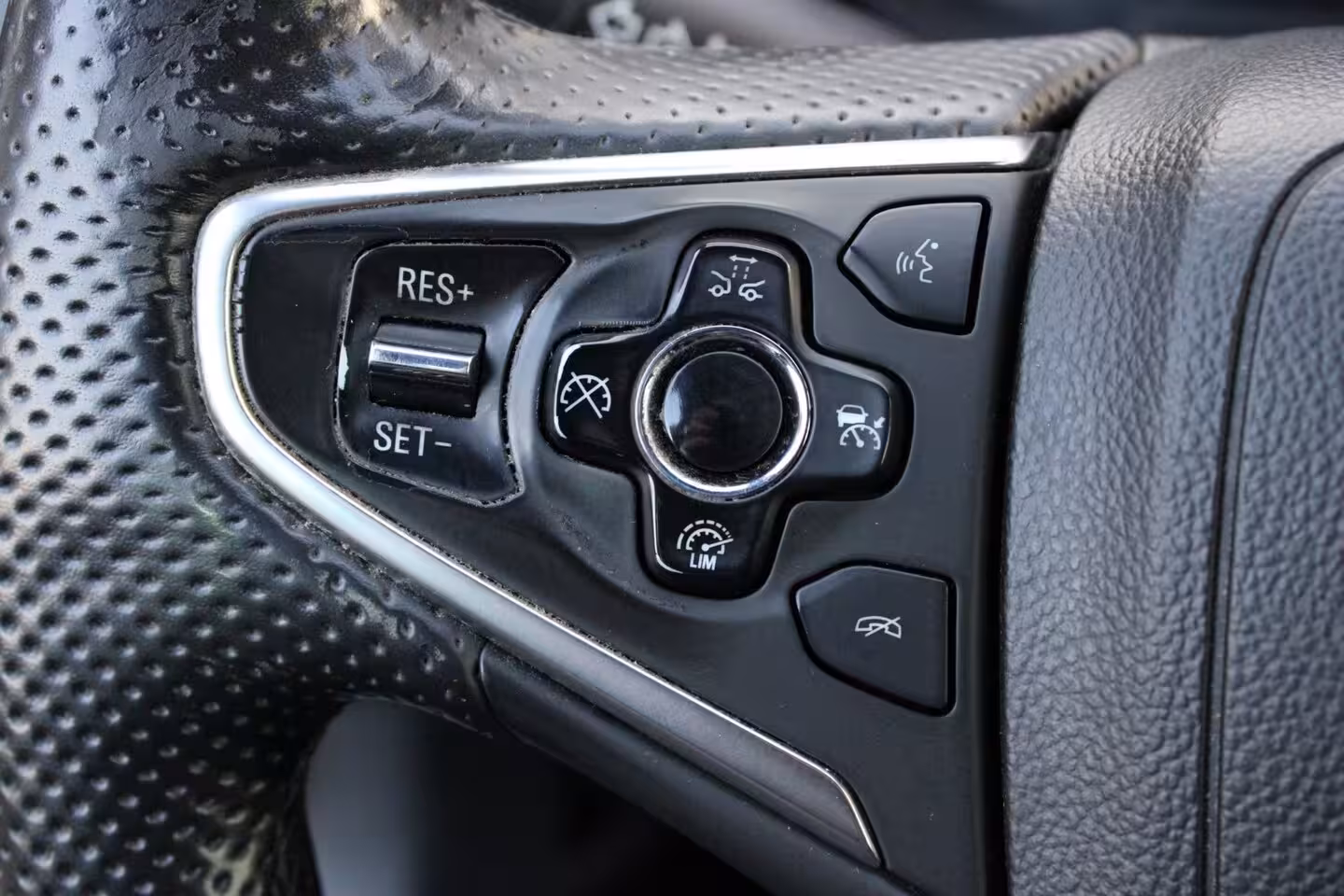 Opel Insignia Sports Tourer 2.0 CDTI EcoFLEX Cosmo KEYLESS I ACC I EL. TREKH I CAM I DAB I CLIMA I NAVI I