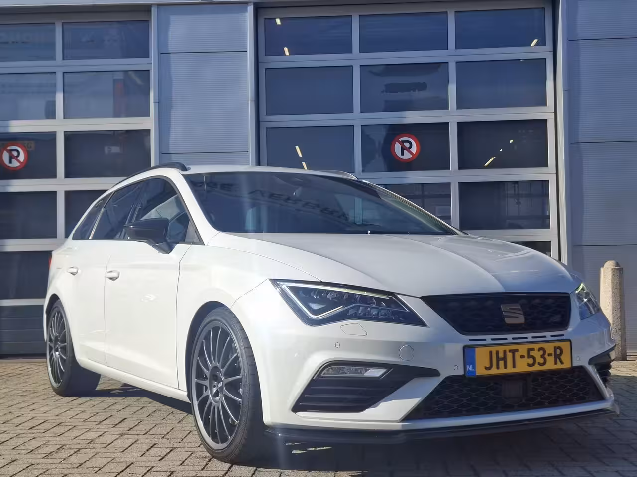 Seat Leon ST 2.0 TSI CUPRA | 290PK | Navigatie/Android/Apple Carplay | Stoelverwarming | PDC V+A | Crui