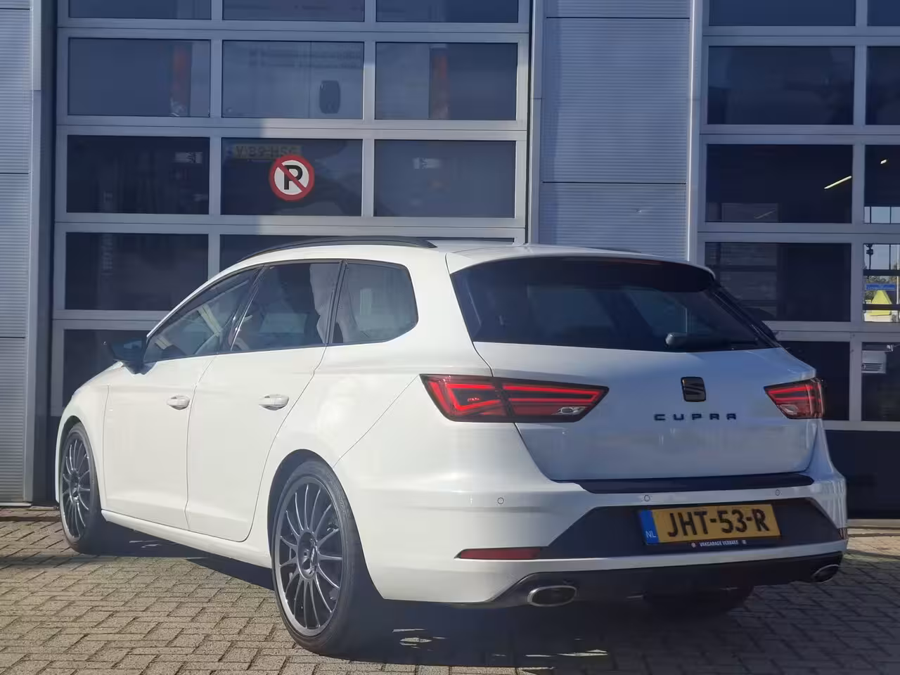 Seat Leon ST 2.0 TSI CUPRA | 290PK | Navigatie/Android/Apple Carplay | Stoelverwarming | PDC V+A | Crui