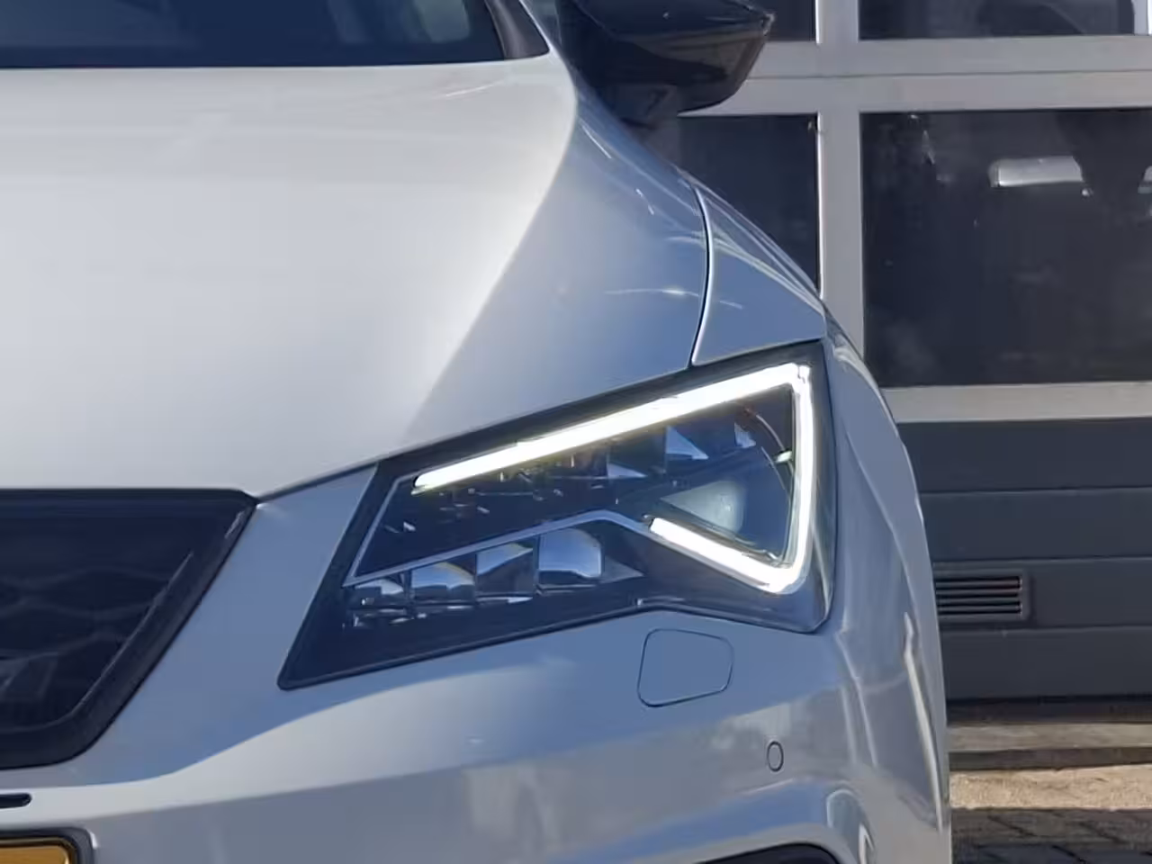 Seat Leon ST 2.0 TSI CUPRA | 290PK | Navigatie/Android/Apple Carplay | Stoelverwarming | PDC V+A | Crui