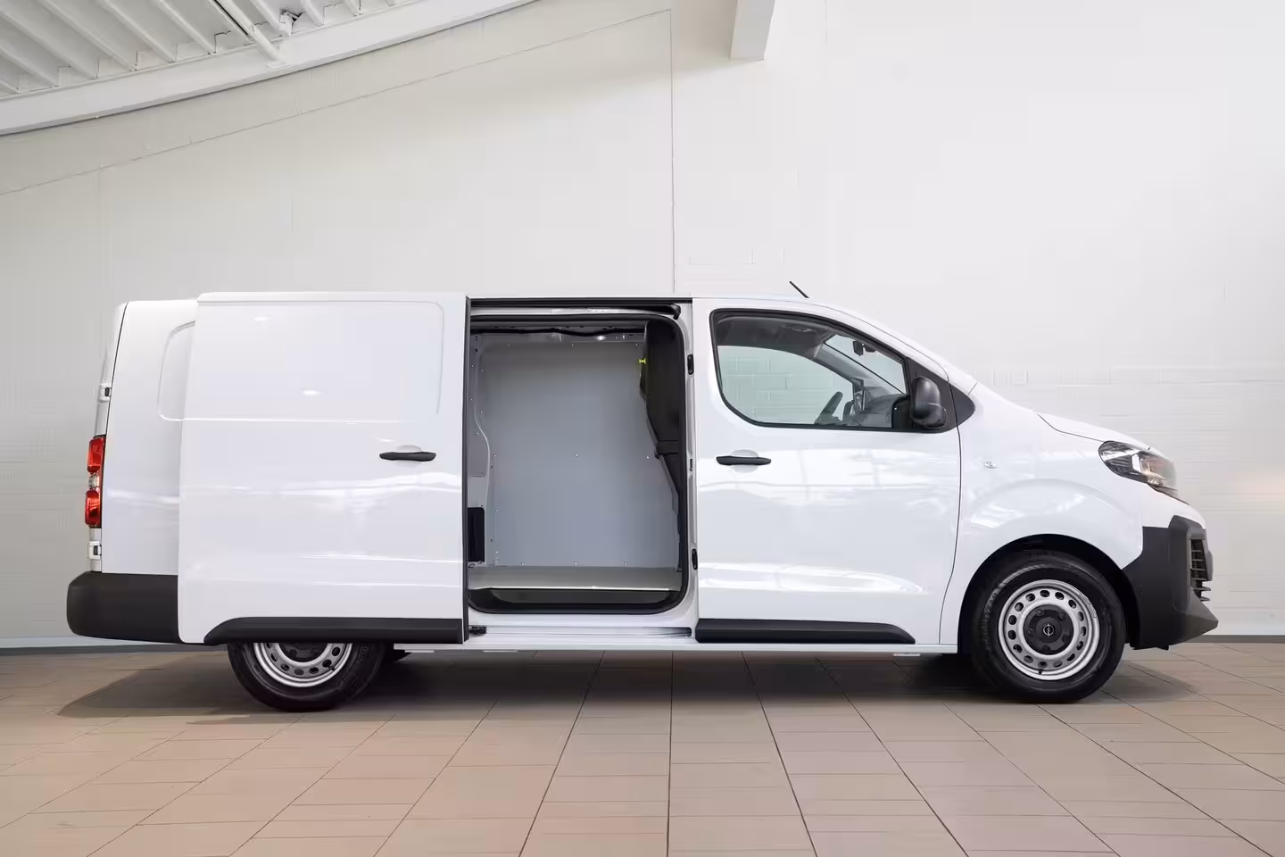 Opel Vivaro Electric L3 75 kWh | Tot 8 Jaar Garantie | Apple Carplay & Android Auto | Camera | Parkeersensoren
