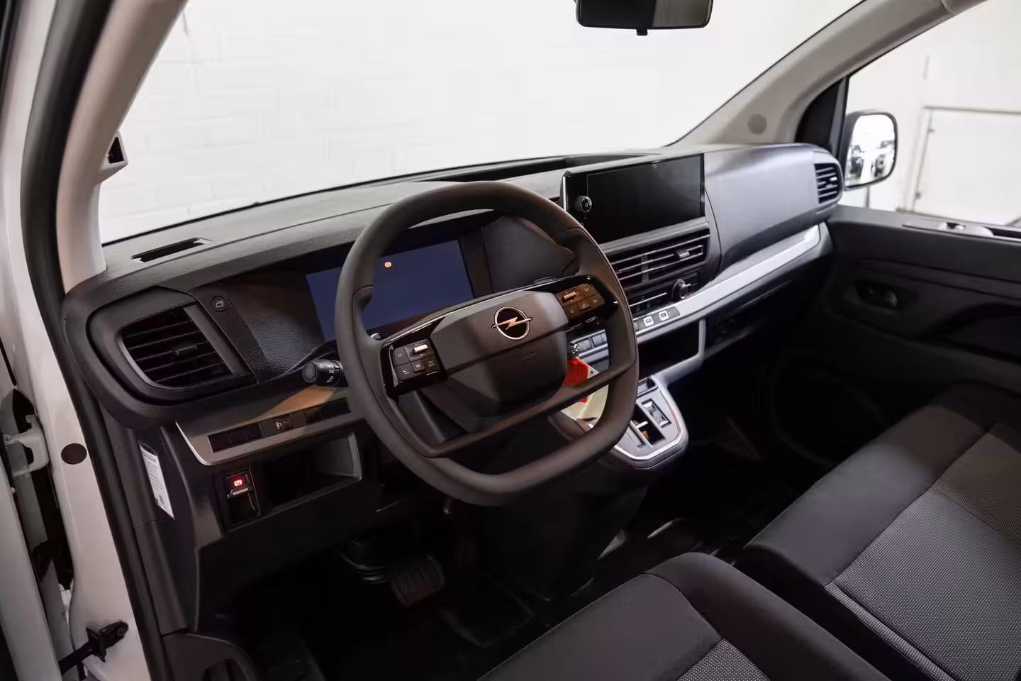 Opel Vivaro Electric L3 75 kWh | Tot 8 Jaar Garantie | Apple Carplay & Android Auto | Camera | Parkeersensoren