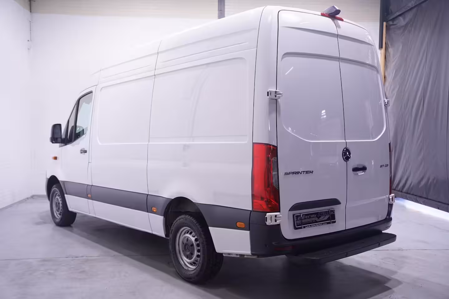 Mercedes-Benz Sprinter 317 CDI 170 pk L2H2 Automaat Nwe Model, Navi LED Koplampen, Camera, Laadruimte Pakket, PDC