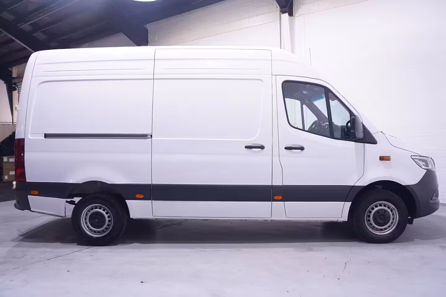 Mercedes-Benz Sprinter 317 CDI 170 pk L2H2 Automaat Nwe Model, Navi LED Koplampen, Camera, Laadruimte Pakket, PDC