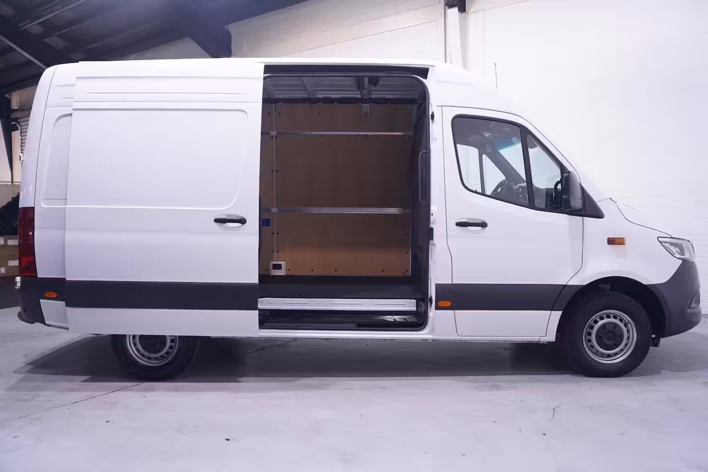 Mercedes-Benz Sprinter 317 CDI 170 pk L2H2 Automaat Nwe Model, Navi LED Koplampen, Camera, Laadruimte Pakket, PDC