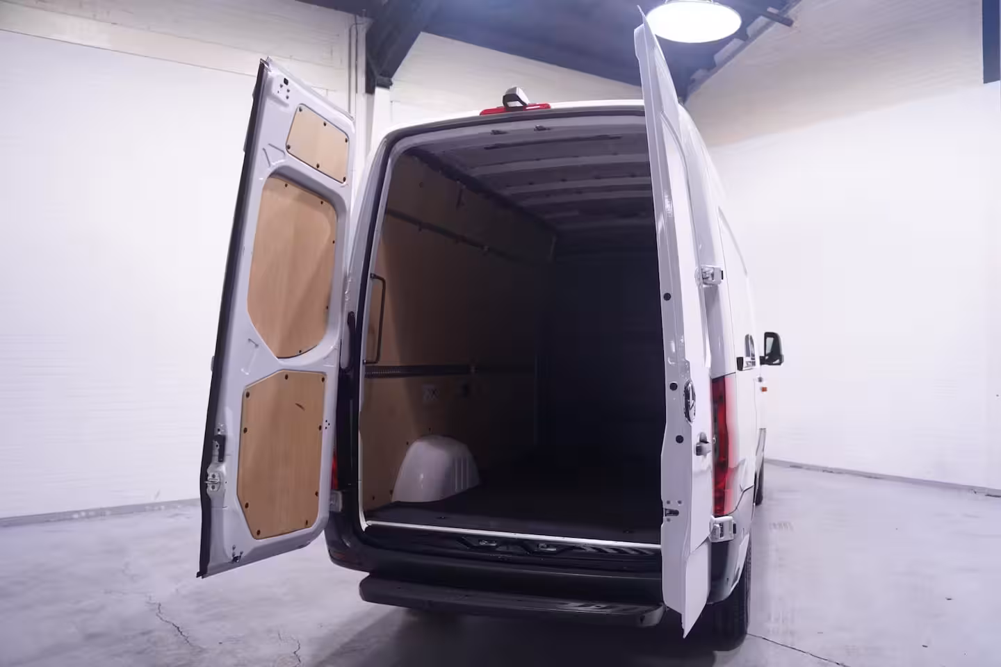 Mercedes-Benz Sprinter 317 CDI 170 pk L2H2 Automaat Nwe Model, Navi LED Koplampen, Camera, Laadruimte Pakket, PDC