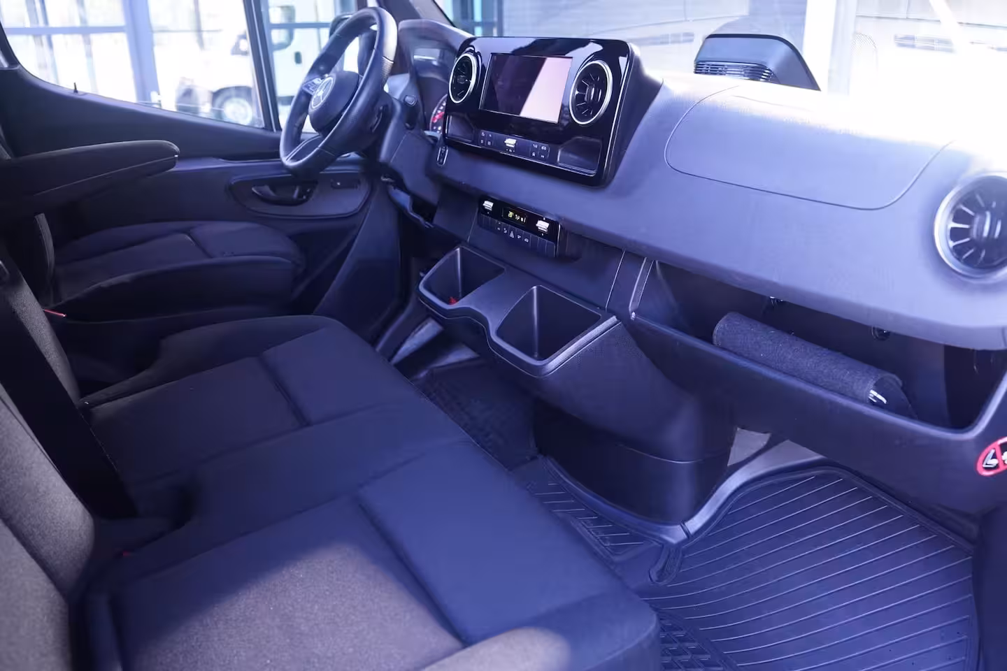 Mercedes-Benz Sprinter 317 CDI 170 pk L2H2 Automaat Nwe Model, Navi LED Koplampen, Camera, Laadruimte Pakket, PDC