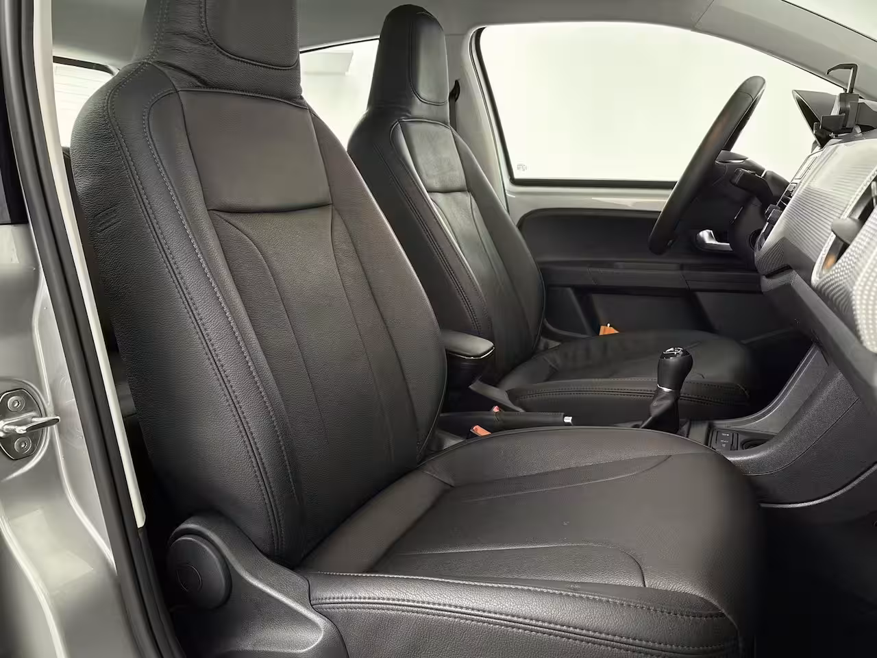 Volkswagen Up! 1.0 TSI BMT high up | 90 PK | 5-deurs | Origineel Nederlands Voertuig | Lederen bekleding