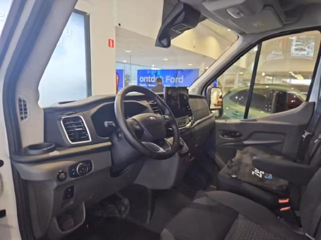 Ford E-Transit 350 L3H2 Trend 89 kWh 184 pk | WLTP 341 km rijbereik | Navigatie pakket | Trekhaakvoorbere
