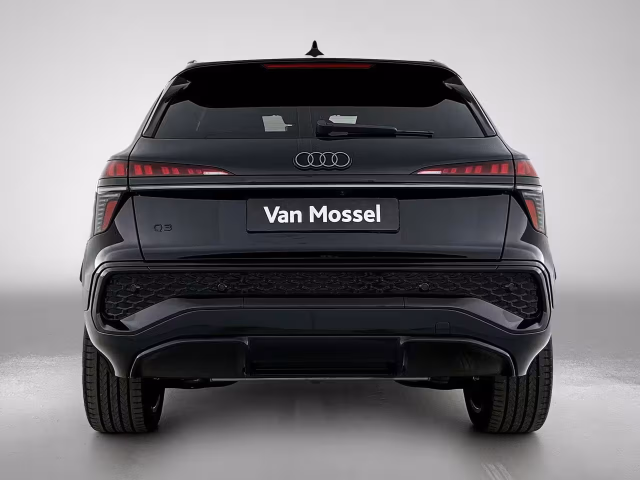 Audi Q3 1.5 e-hybrid S edition Adaptive cruise control l Achteruitrijcamera l Navigatie l Verwarmb