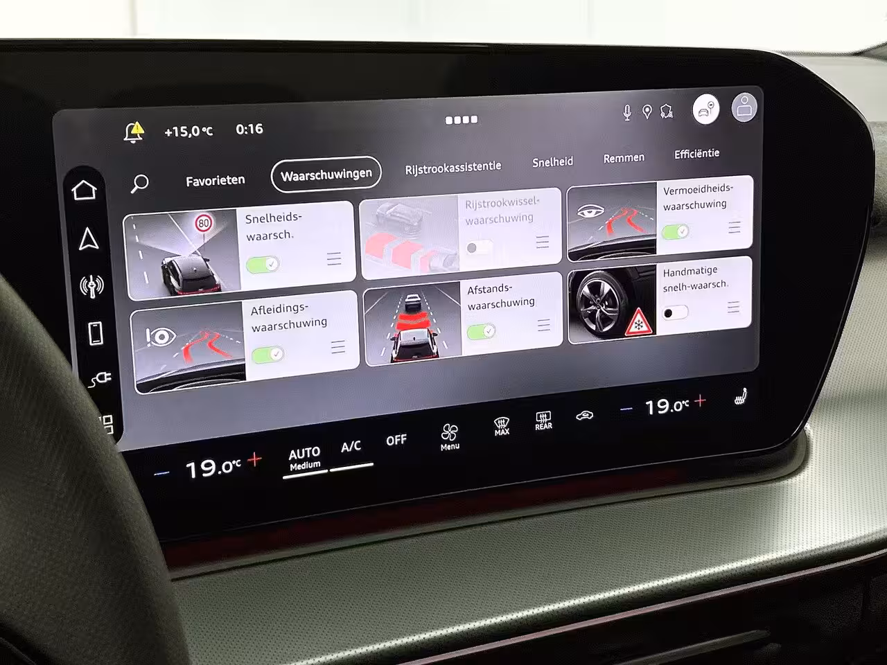 Audi Q3 1.5 e-hybrid S edition Adaptive cruise control l Achteruitrijcamera l Navigatie l Verwarmb