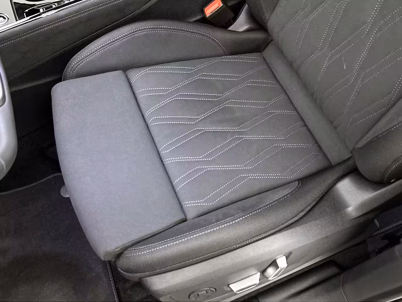 Audi Q3 1.5 e-hybrid S edition Adaptive cruise control l Achteruitrijcamera l Navigatie l Verwarmb