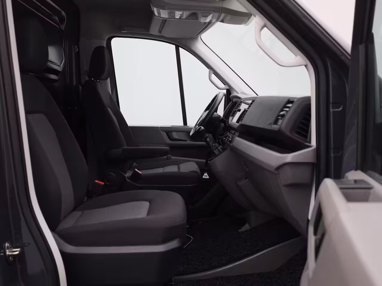 Volkswagen Crafter 2.0 TDI L3H2 140PK | Airco | Navigatie | Achteruitrijcamera | Parkeersensoren Voor + Achte