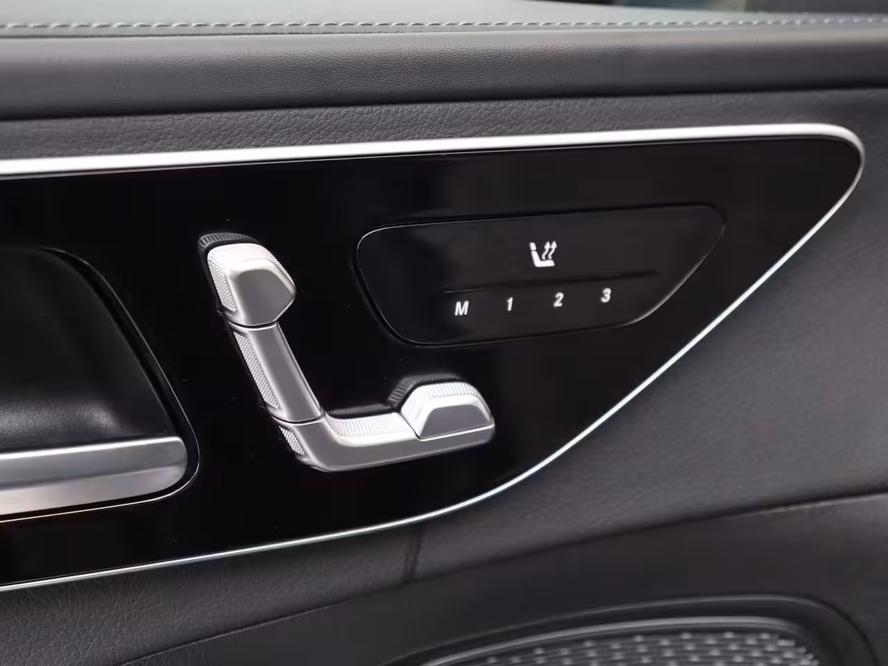 Mercedes-Benz C-klasse Estate 200 Launch Edition AMG Line / Memory-Stoelen / 360Graden-Camera / Night-Pakket /
