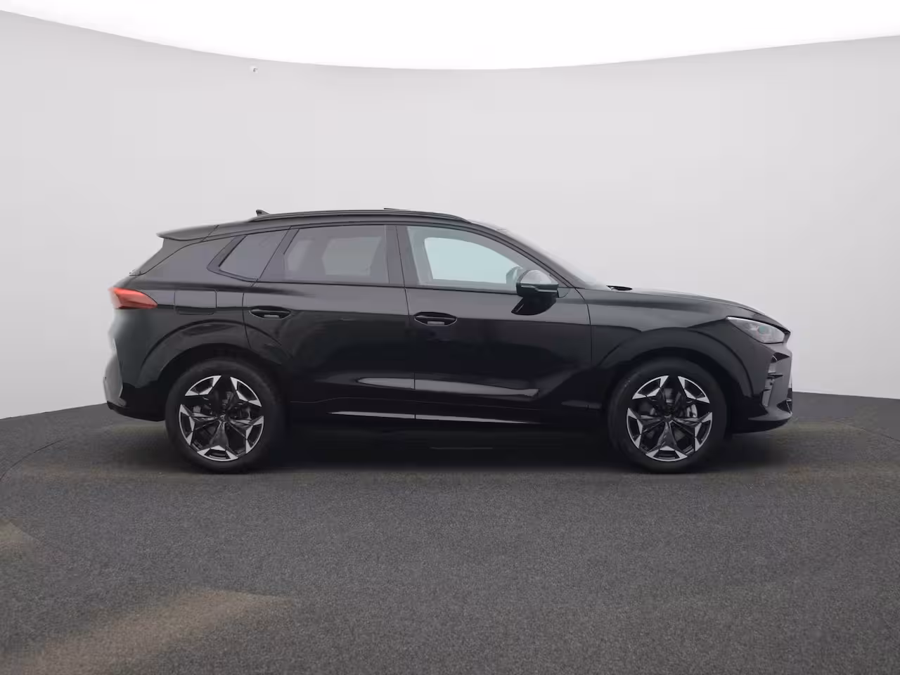 Cupra Terramar 1.5 TSI e-Hybrid Essential 204 PK | PANO SCHUIF-/KANTELDAK | ELEKTR. ACHTERKLEP | STOEL-/S