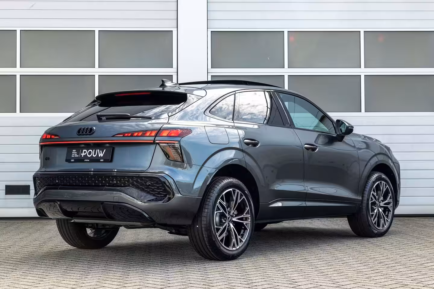 Audi Q3 Sportback 1.5 e-hybrid 272pk S edition | LMV 19'' | Panoramadak