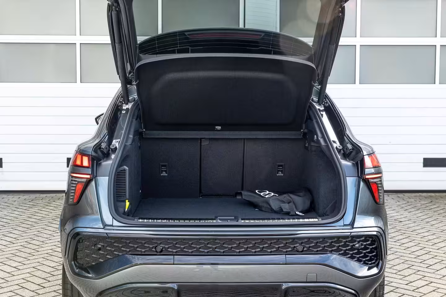 Audi Q3 Sportback 1.5 e-hybrid 272pk S edition | LMV 19'' | Panoramadak