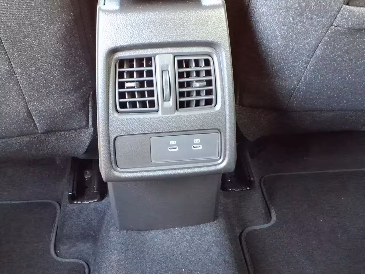 Mitsubishi Grandis 1.8 HEV First Edition | 8 jaar fabrieksgarantie | Full option | 360 Camera | Adaptive Crui