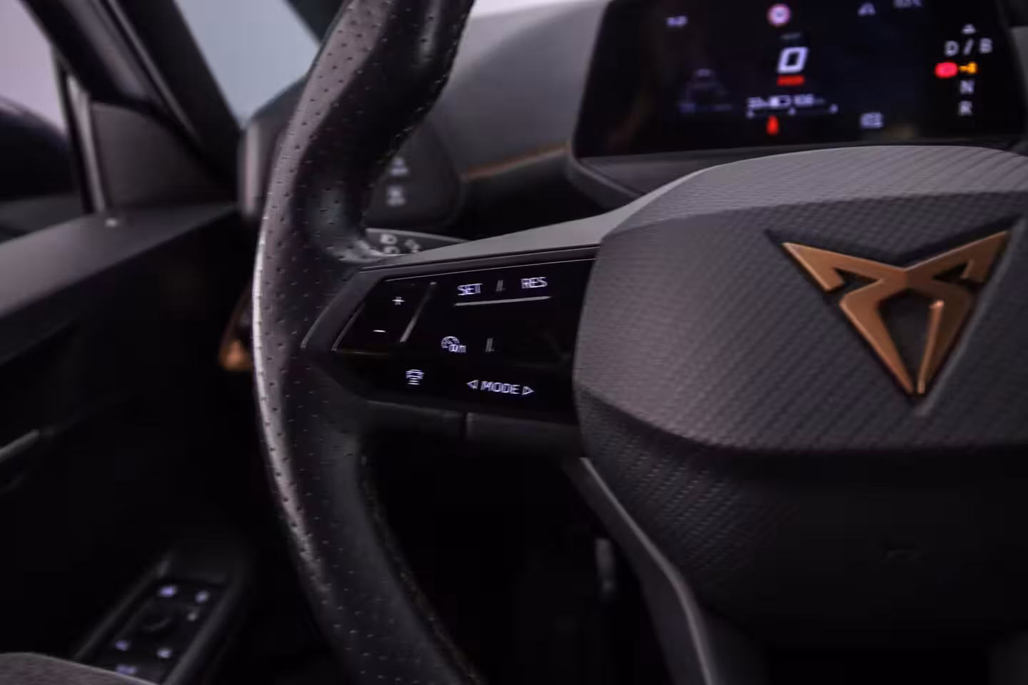 Cupra Born Business Plus 62 kWh 204pk Automaat Adaptive cruise control, Achteruitrijcamera, Navigatie