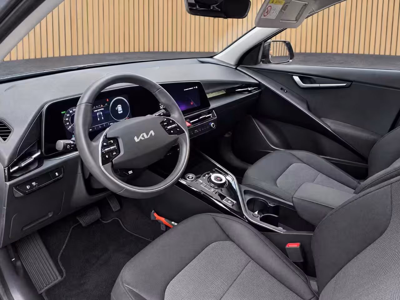 Kia Niro EV DynamicLine 64.8 kWh 100% SOH | Navigatie | Climate control | ACC | Achteruitrijcamera |
