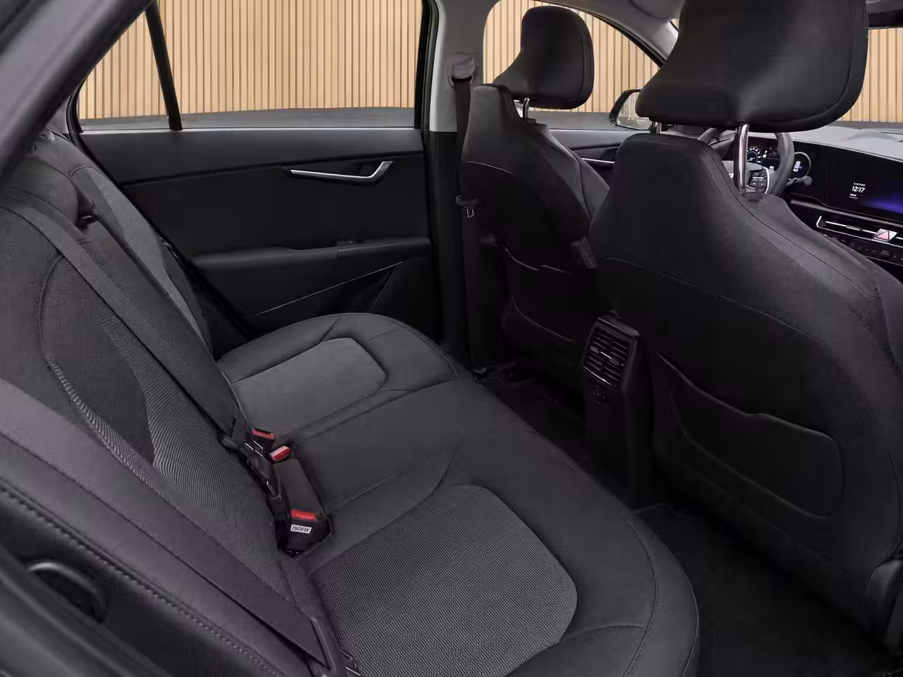 Kia Niro EV DynamicLine 64.8 kWh 100% SOH | Navigatie | Climate control | ACC | Achteruitrijcamera |