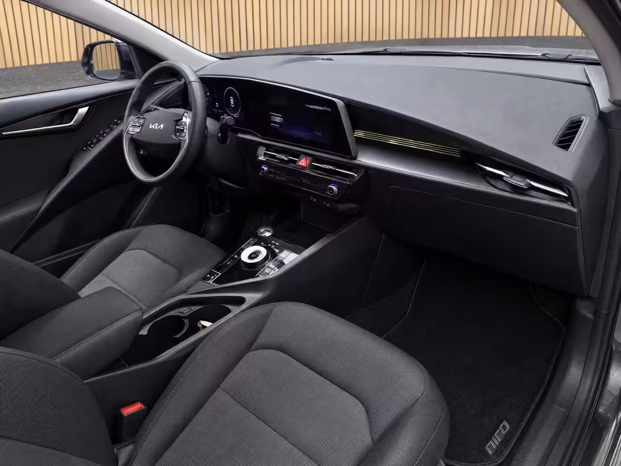 Kia Niro EV DynamicLine 64.8 kWh 100% SOH | Navigatie | Climate control | ACC | Achteruitrijcamera |