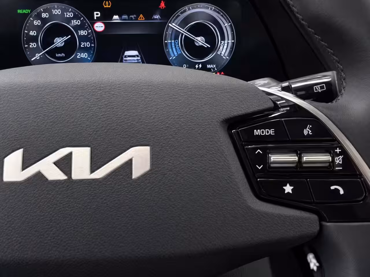 Kia Niro EV DynamicLine 64.8 kWh 100% SOH | Navigatie | Climate control | ACC | Achteruitrijcamera |