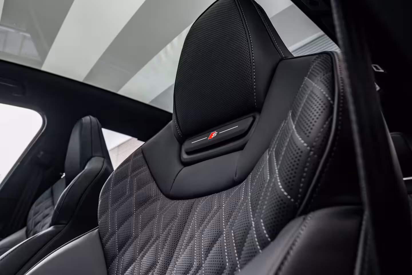 Audi A6 allroad quattro 2.0 e-hybrid 270 kW / 367 PK | Bang & Olufsen 3D soundsystem | Bang & olufsen premium 3d |