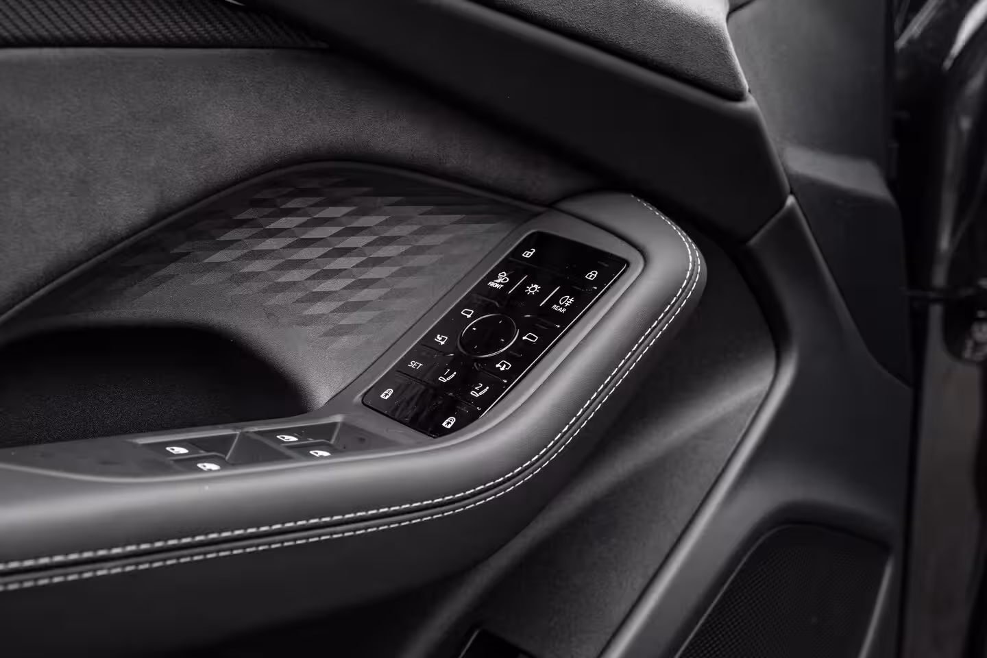 Audi A6 allroad quattro 2.0 e-hybrid 270 kW / 367 PK | Bang & Olufsen 3D soundsystem | Bang & olufsen premium 3d |