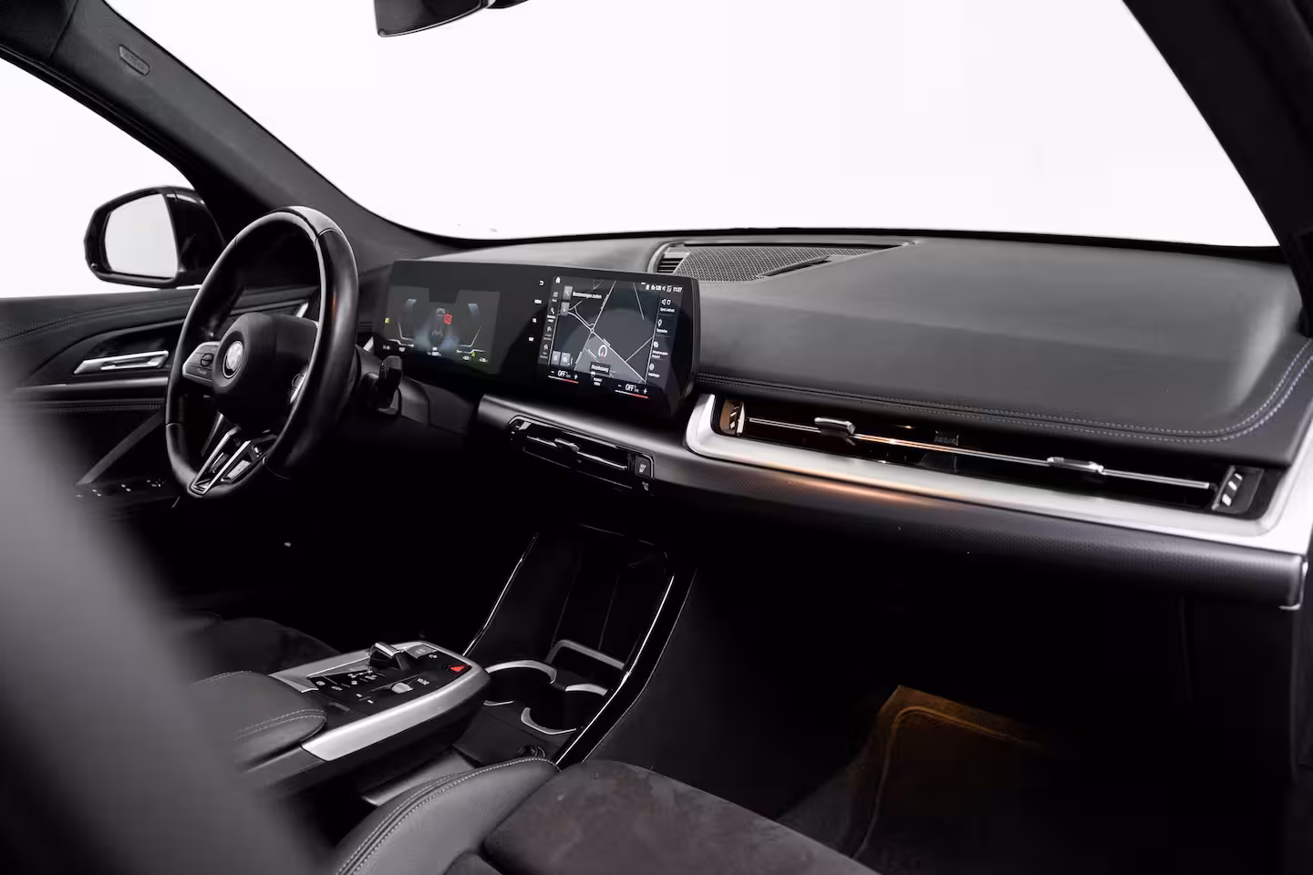 BMW iX1 xDrive30 67 kWh M Sport Edition 313PK | M- Sport | Stoel+Stuurwielverwarming | Camer Achte