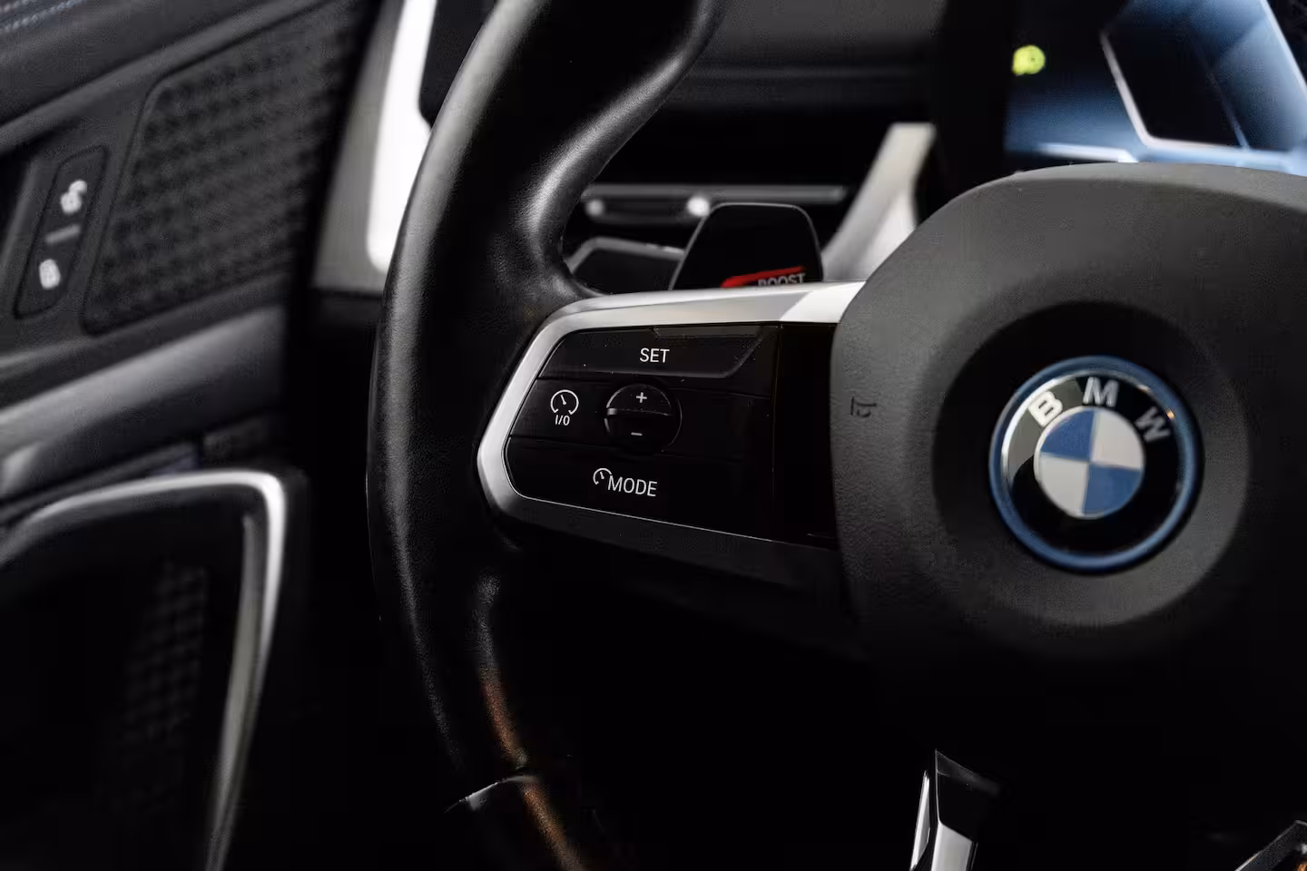 BMW iX1 xDrive30 67 kWh M Sport Edition 313PK | M- Sport | Stoel+Stuurwielverwarming | Camer Achte